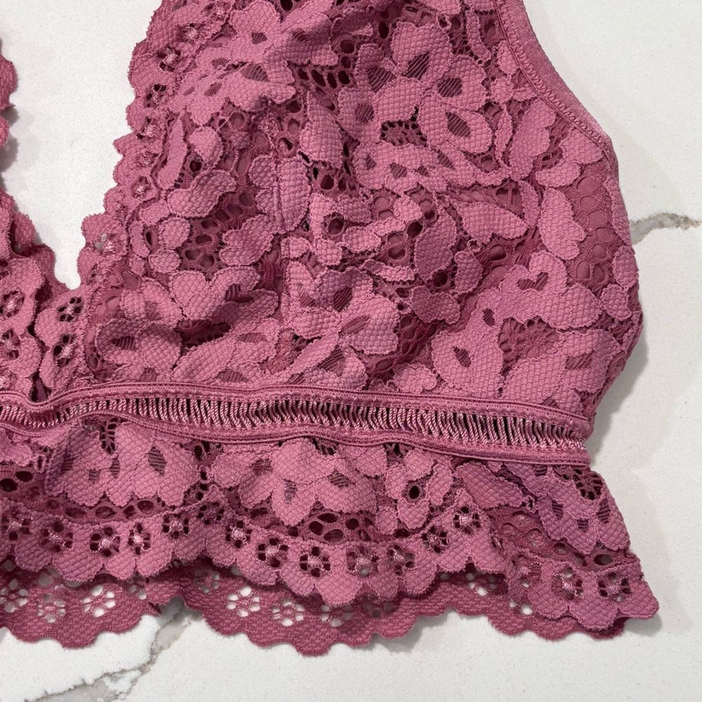 Victoria’s Secret Body by Victoria Women’s Pink Lace Bralette Bra Medium Lounge - Picture 3 of 16